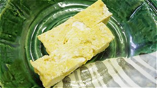 Rolled Omelet with Soup Stock