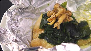 Japanese-style Cod Baked with Wakame & Shimeji Mushrooms in Foil