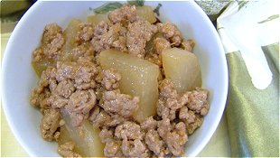 Braised Japanese Radish & Ground Meat with Sticky Sauce Bowl