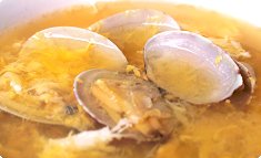 Asari to tamago no shōga-sūpu