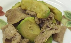 Butaniku to abokado no shōyu-itame