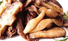 Gyuniku to shimeji to namashiitake no shōyu-itame