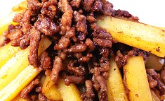 Gyu-hikiniku to jyagaimo no batā shōyu-itame