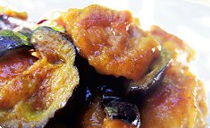 Tori-niku to nasu no amazu-shōyu-itame