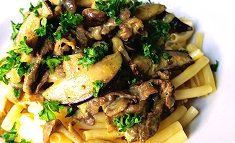 Gyuniku to shiitake no karē kurīmu ni makaroni-gake