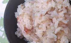 Tsuna to umeboshi no takikomi-gohan