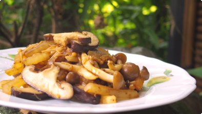 Sauteed Japanese Radish & Mushrooms with Soy Sauce