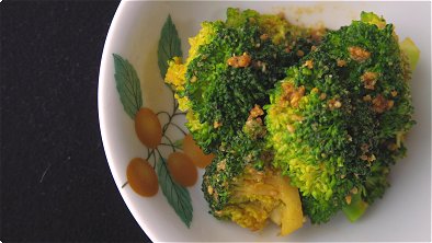 Broccoli with Sesame Seed Dressing